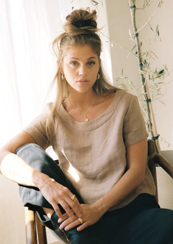 We created the Augusta Top to be your everyday go-to top. With a classic, relaxed fit and a slight crop, this piece will style perfectly with all of the bottoms in your wardrobe. Pair it with our Sorrento Trouser to complete your set.